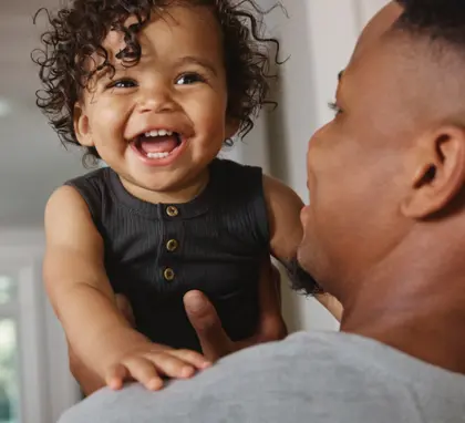 4 Top Tips for Flying with Young Children - Parenting