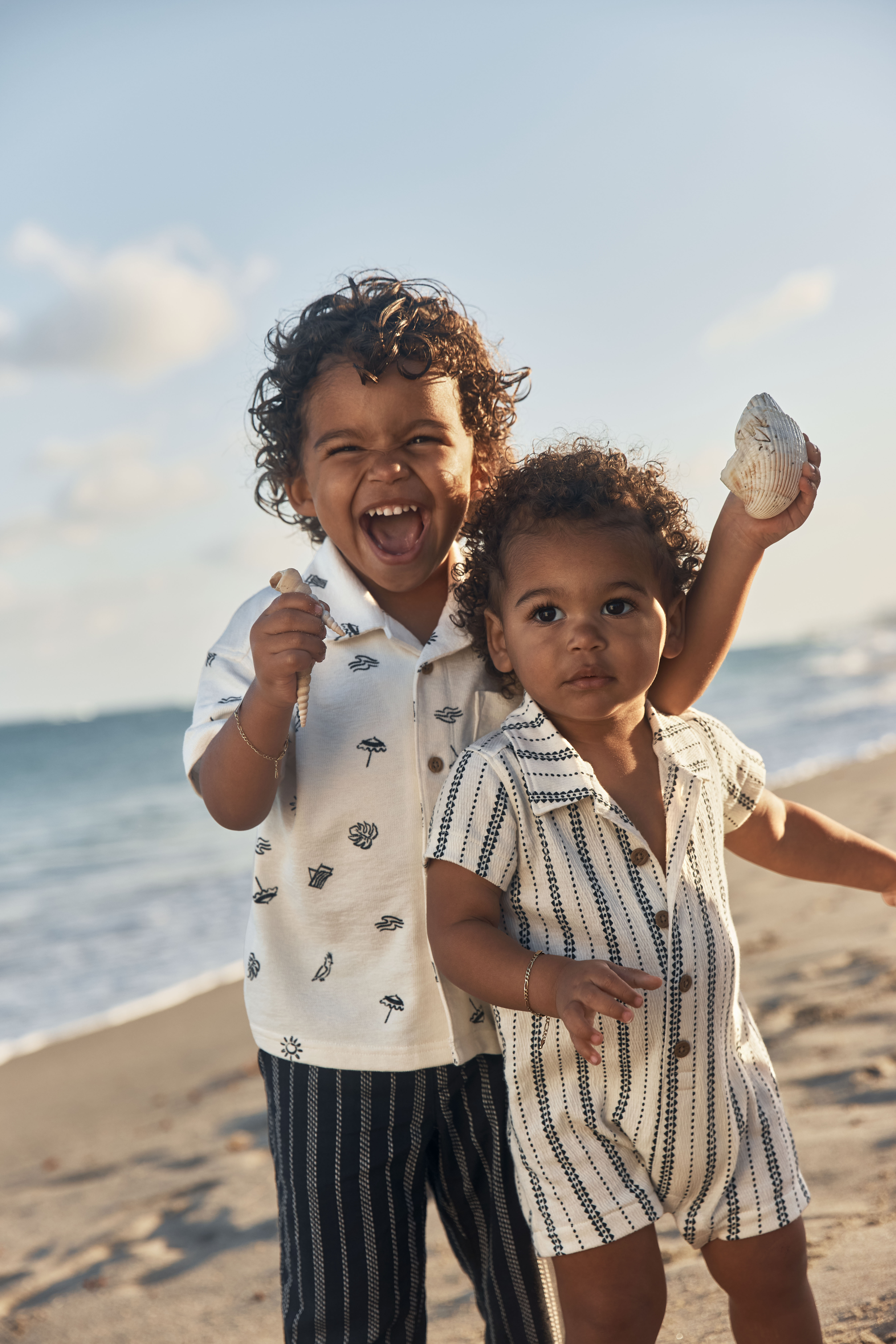 toddlers on beach