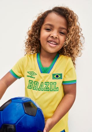 girl in brazil umbro collection