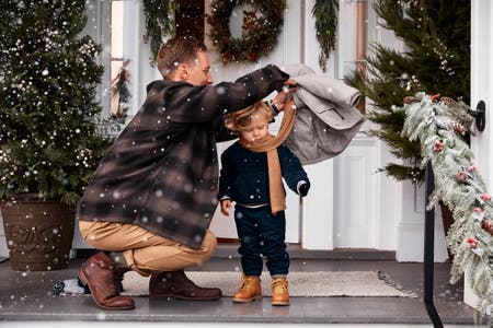 How to Dress Toddlers for Winter Weather