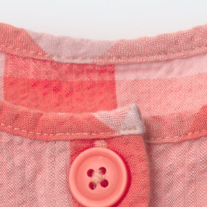 Toddler-friendly tagglessness